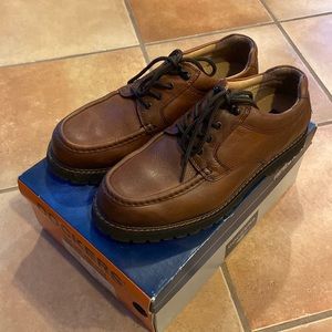 Dockers Glacier Oxford Mens size 10.5 (USED) with Original Box